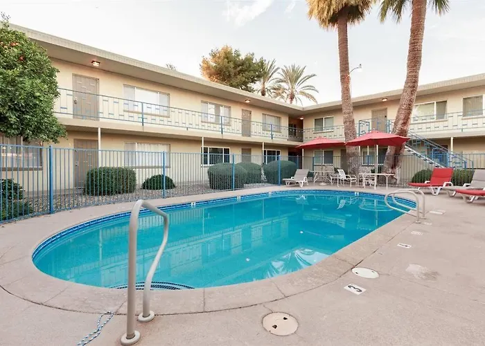 Mid Century Modern Near Old Town, Pool & Bbq Сasa de vacaciones *