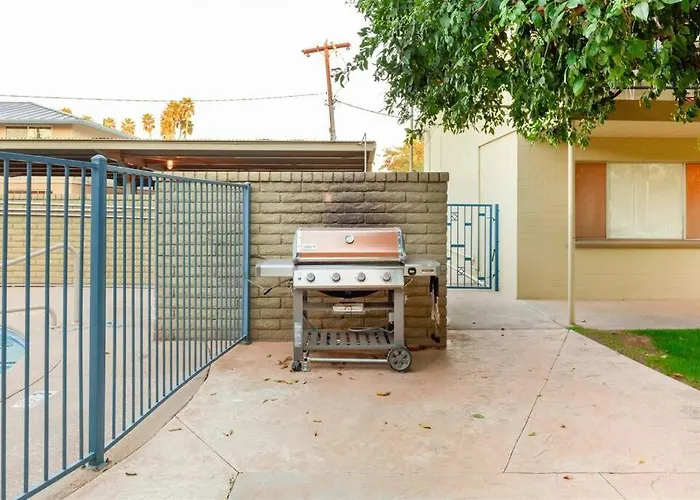 Mid Century Modern Near Old Town, Pool & Bbq Сasa de vacaciones