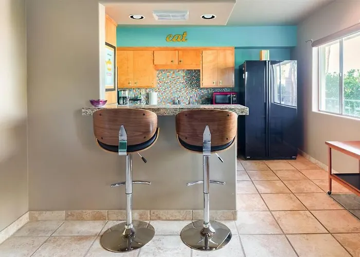 Mid Century Modern Near Old Town, Pool & Bbq